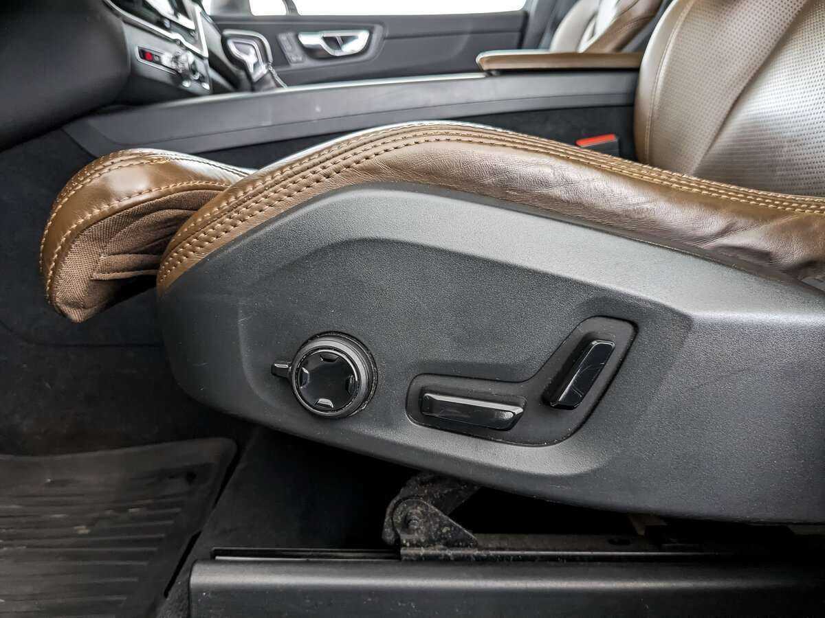 Купить Volvo XC60 с пробегом. Фото: #20