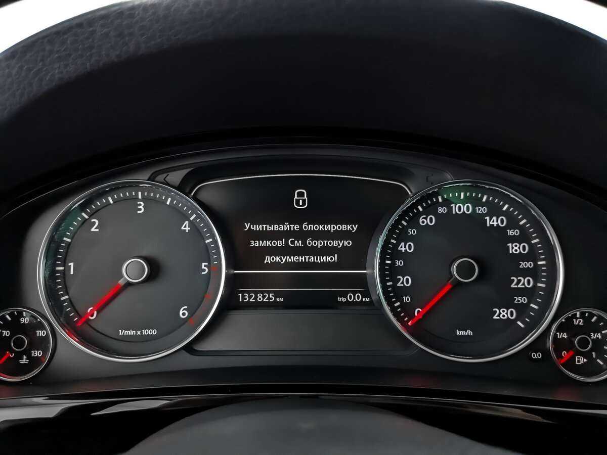 Купить Volkswagen Touareg с пробегом. Фото: #11