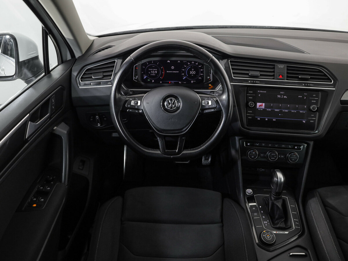 Купить Volkswagen Tiguan с пробегом. Фото: #10