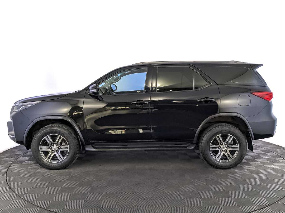 Купить Toyota Fortuner с пробегом. Фото: #7