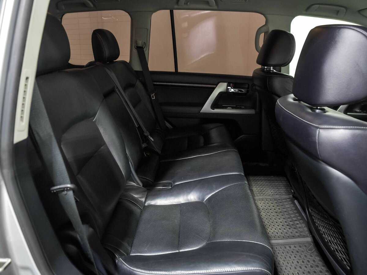 Купить Toyota Land Cruiser с пробегом. Фото: #18