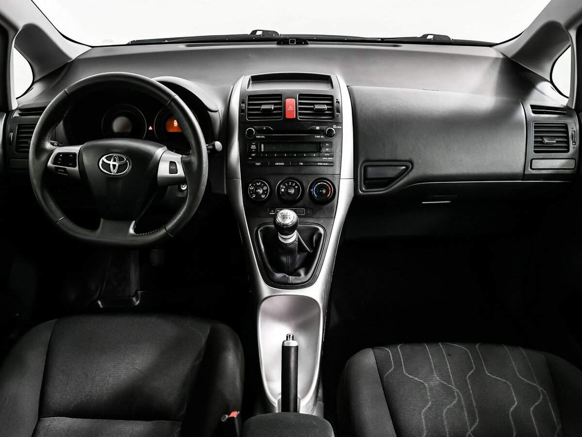 Купить Toyota Auris с пробегом. Фото: #10