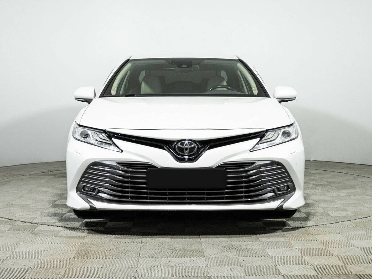 Купить Toyota Camry с пробегом. Фото: #1