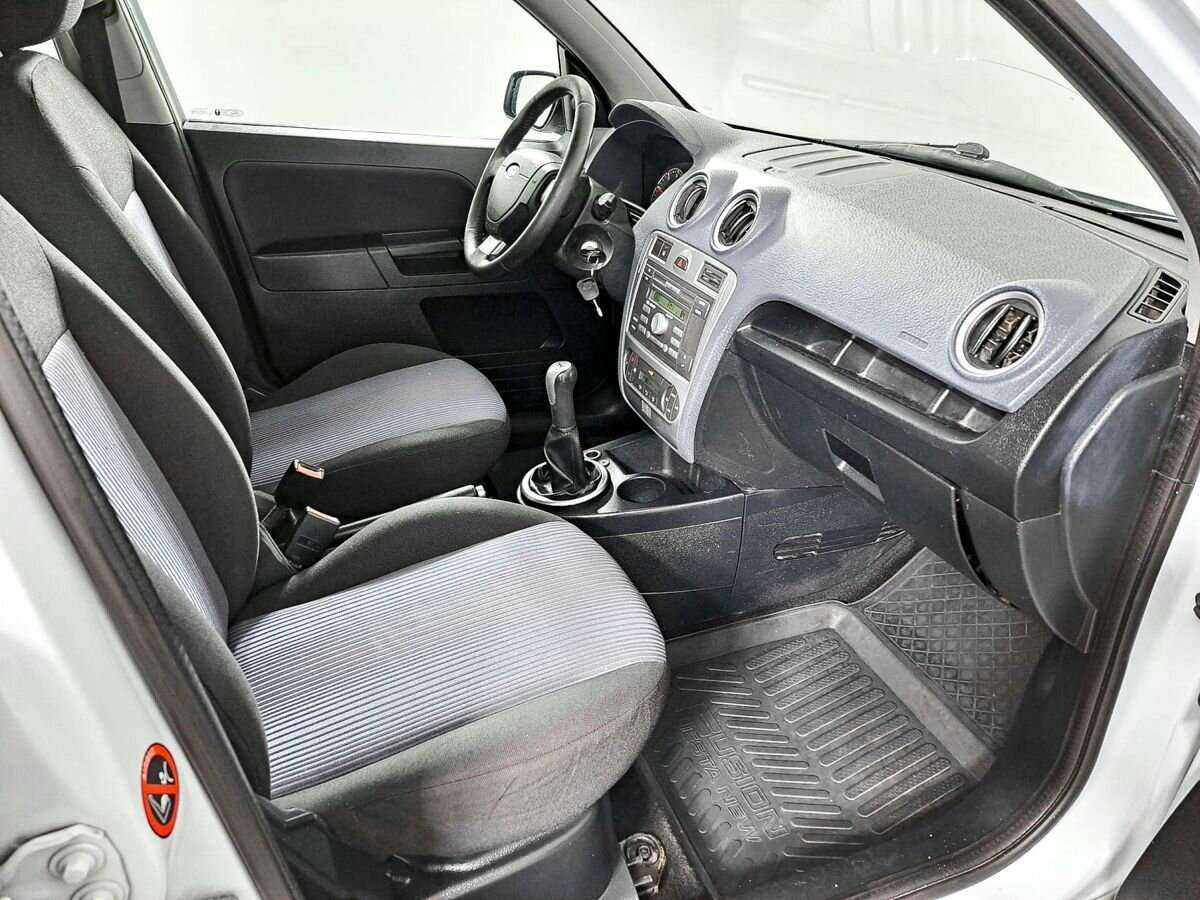 Купить Ford Fusion с пробегом. Фото: #8
