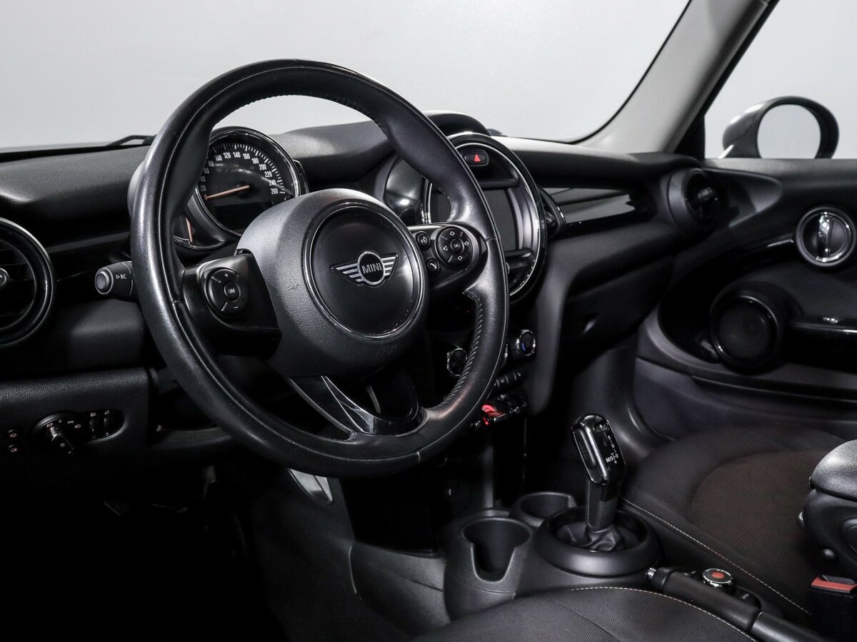 Купить Mini Hatch с пробегом. Фото: #11