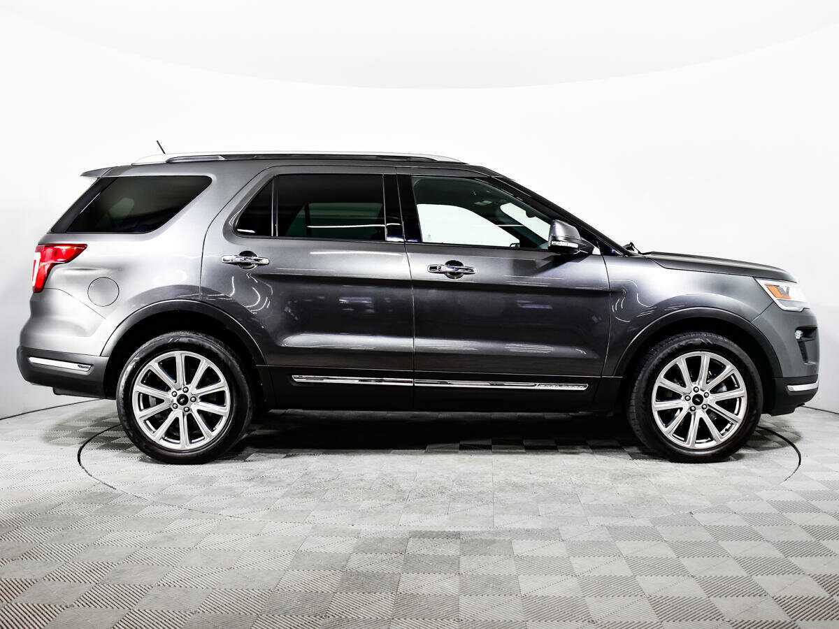 Купить Ford Explorer с пробегом. Фото: #3