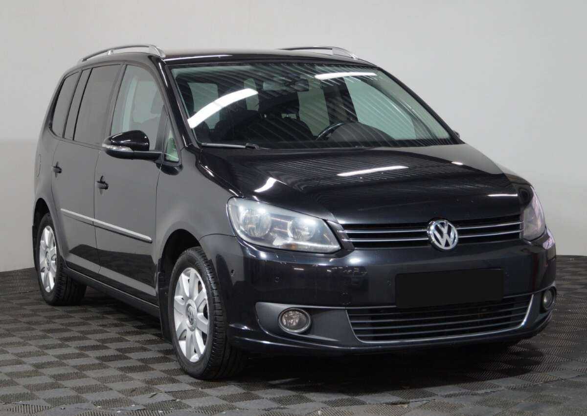 Купить Volkswagen Touran с пробегом. Фото: #1