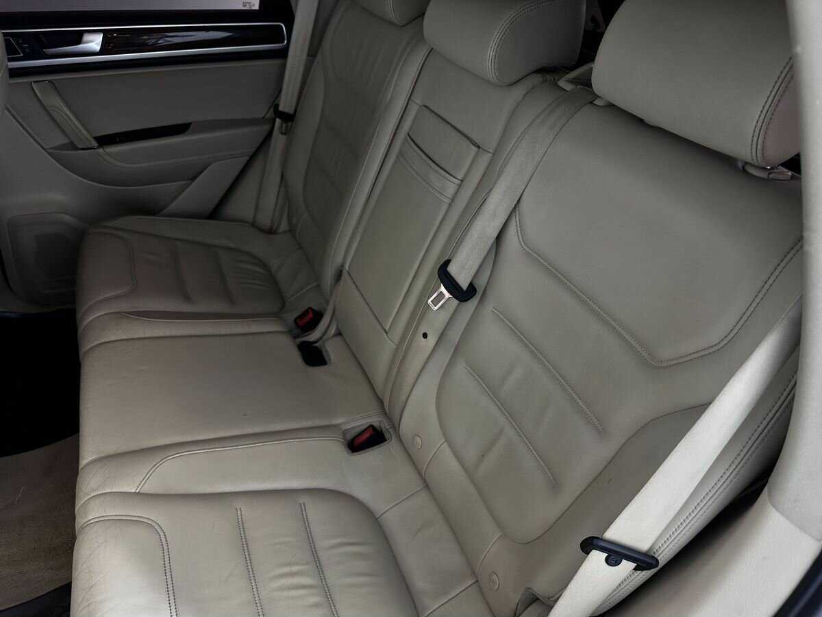 Купить Volkswagen Touareg с пробегом. Фото: #8
