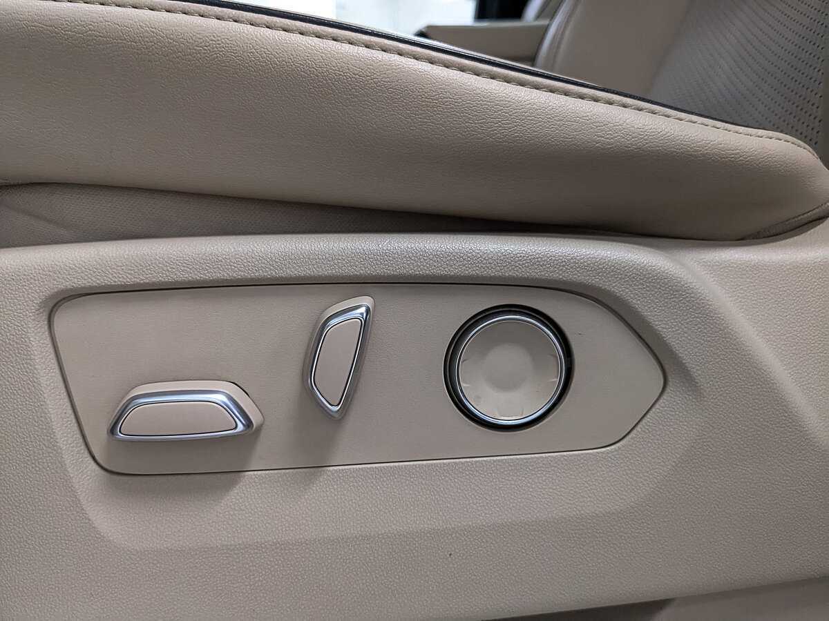 Купить Cadillac Escalade с пробегом. Фото: #24