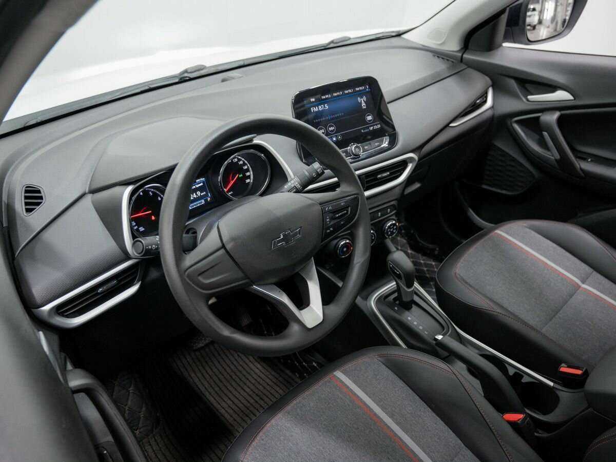 Купить Chevrolet Tracker с пробегом. Фото: #16