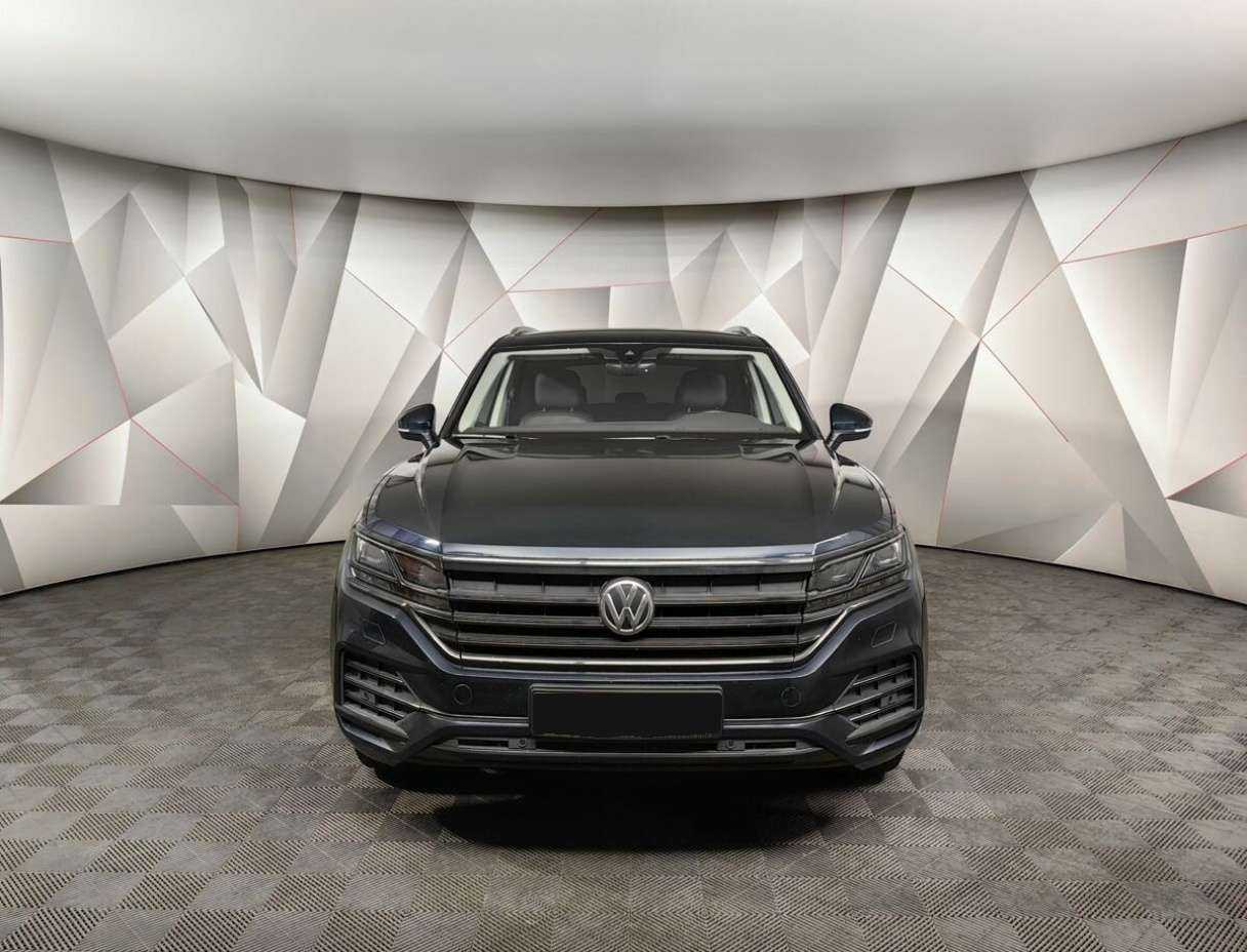 Купить Volkswagen Touareg с пробегом. Фото: #6