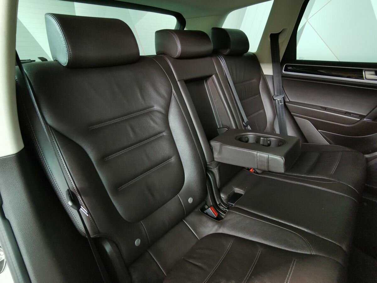 Купить Volkswagen Touareg с пробегом. Фото: #12