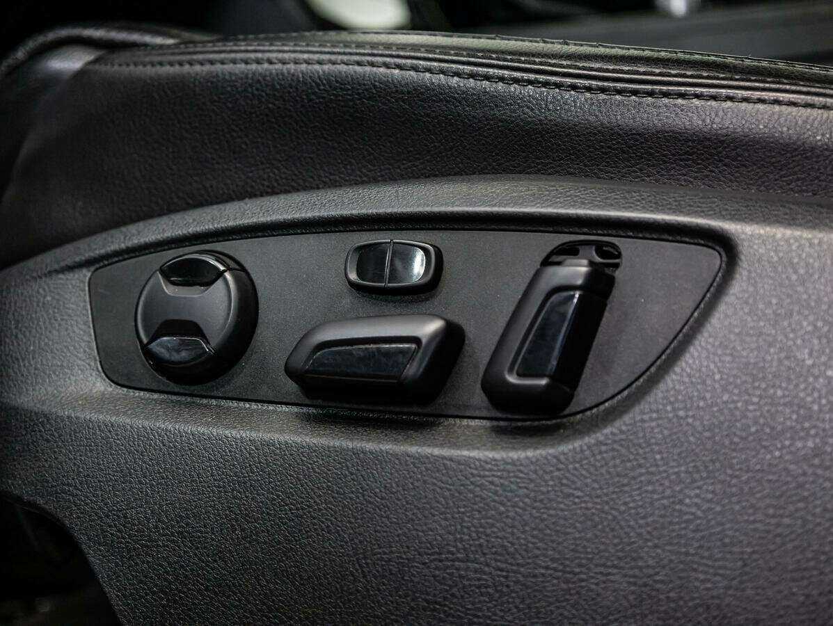 Купить Volkswagen Touareg с пробегом. Фото: #15