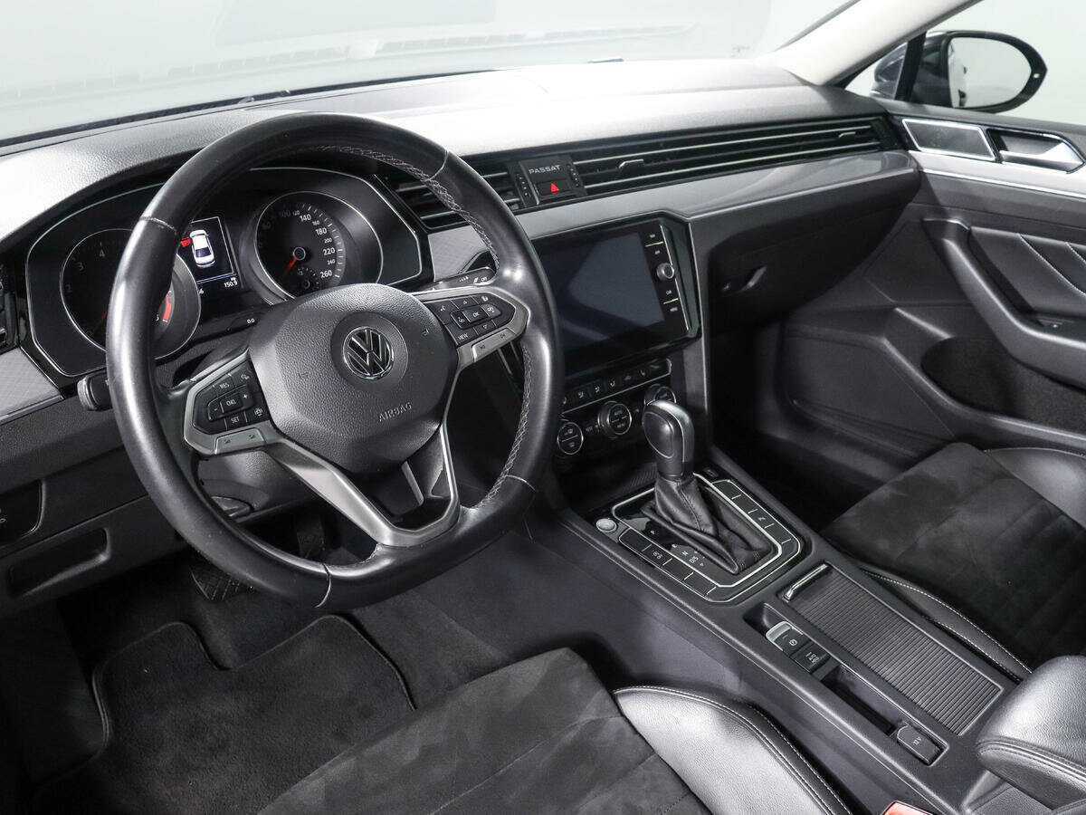 Купить Volkswagen Passat с пробегом. Фото: #13
