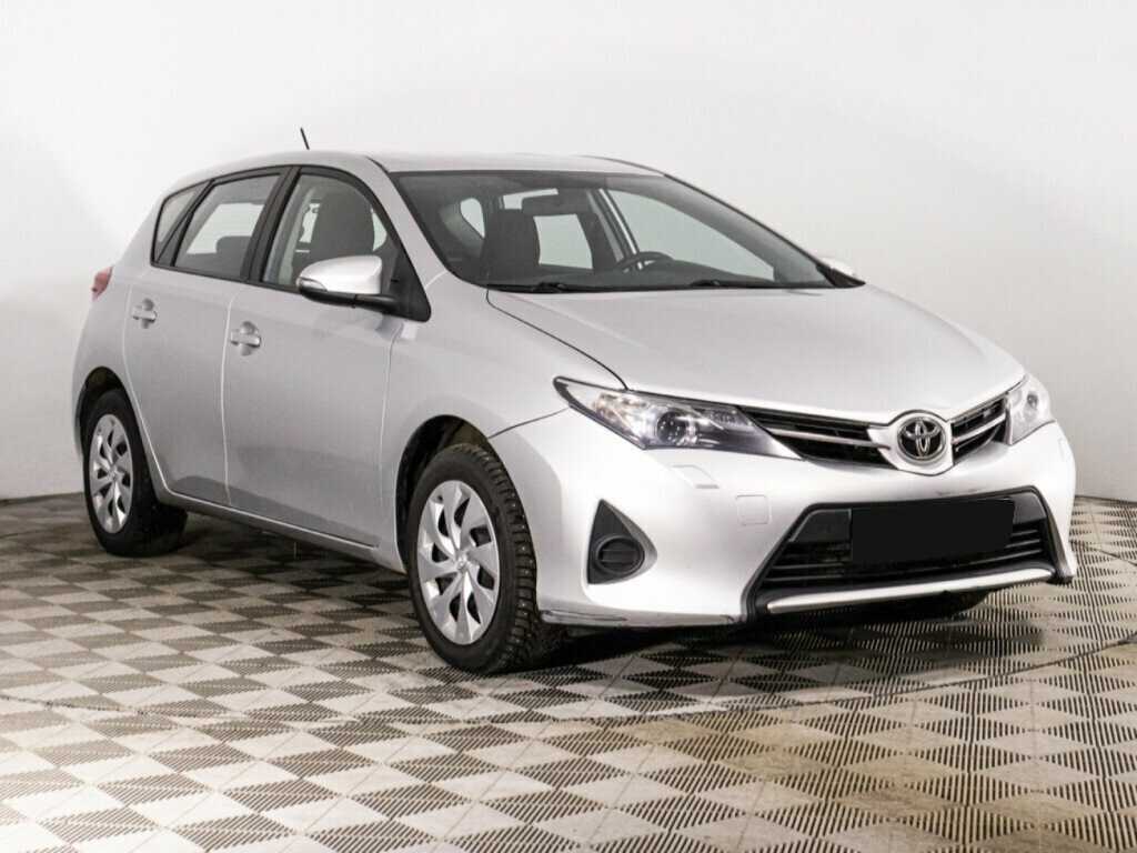 Купить Toyota Auris с пробегом. Фото: #2