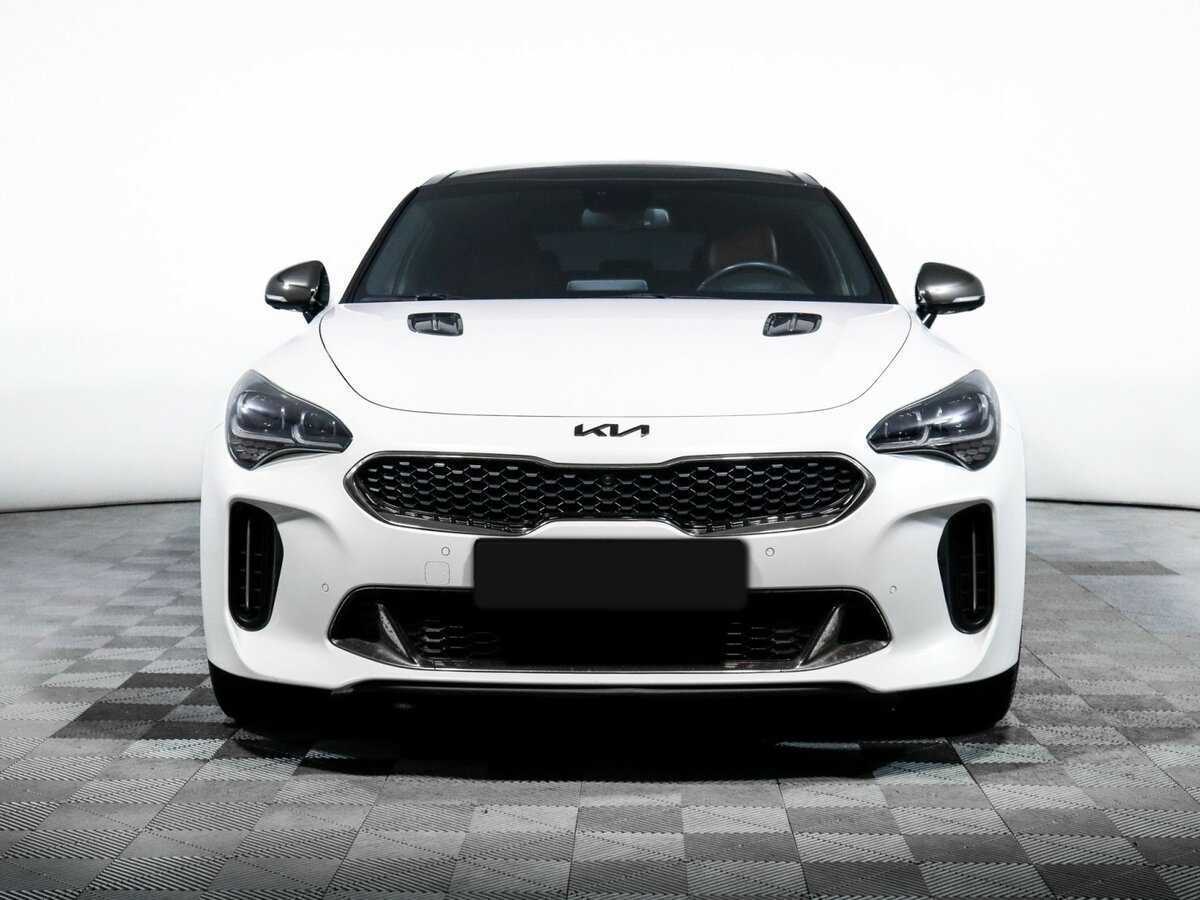 Купить Kia Stinger с пробегом. Фото: #1