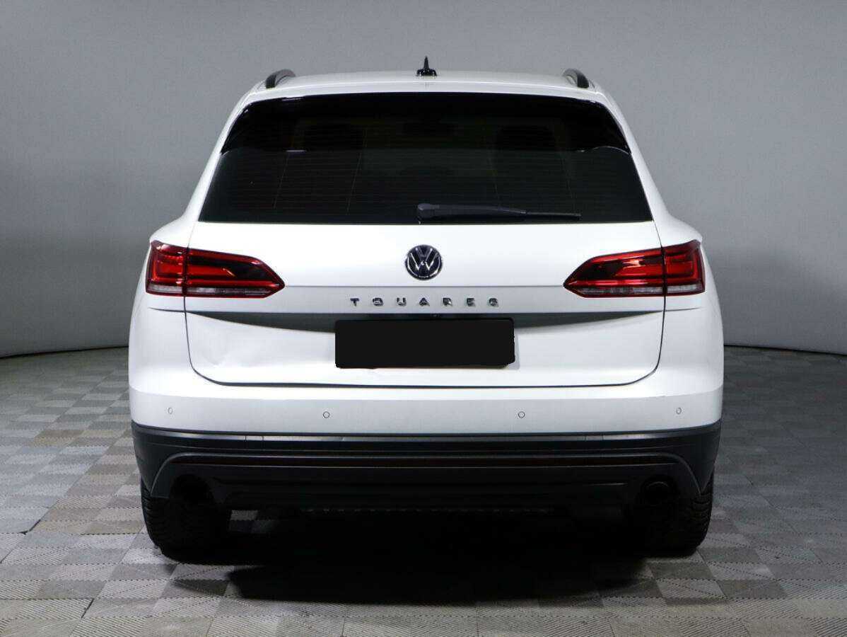 Купить Volkswagen Touareg с пробегом. Фото: #4
