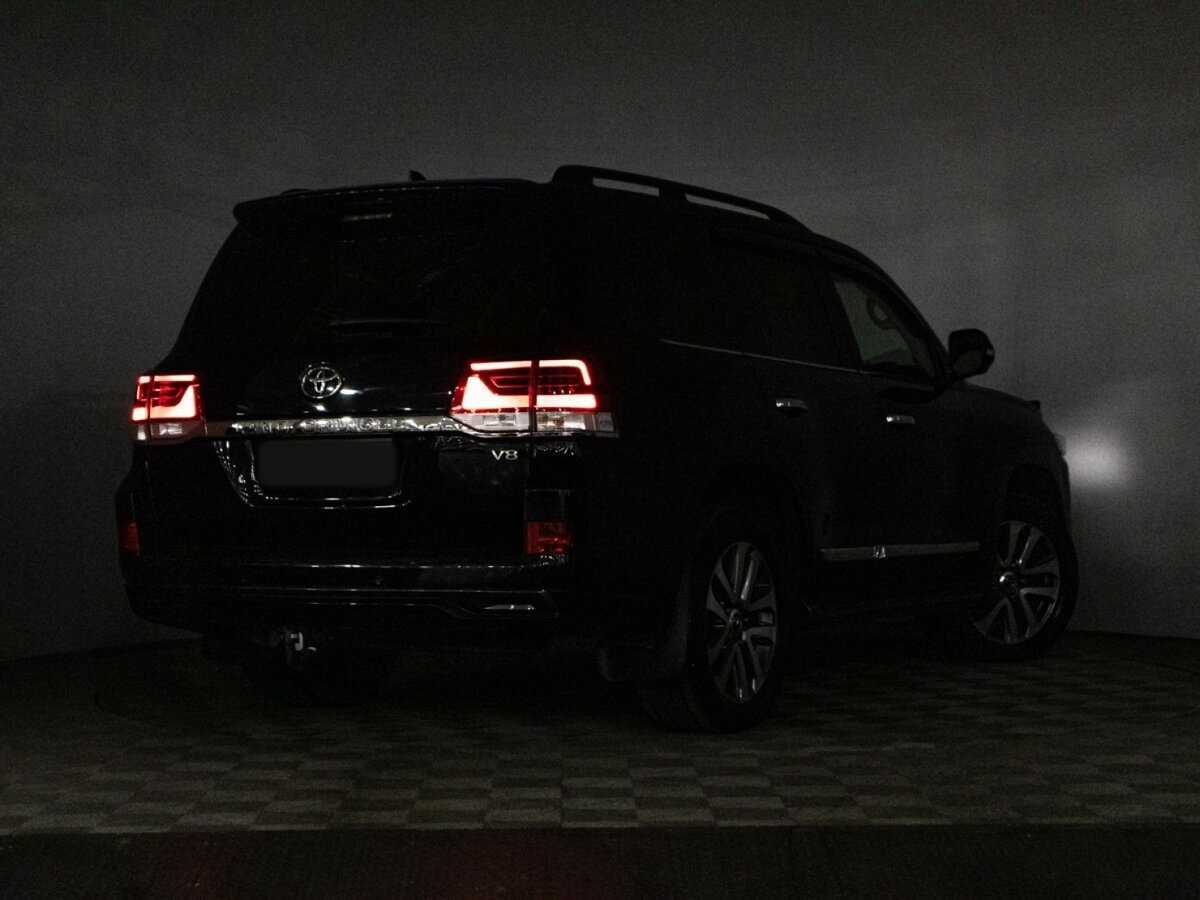 Купить Toyota Land Cruiser с пробегом. Фото: #28