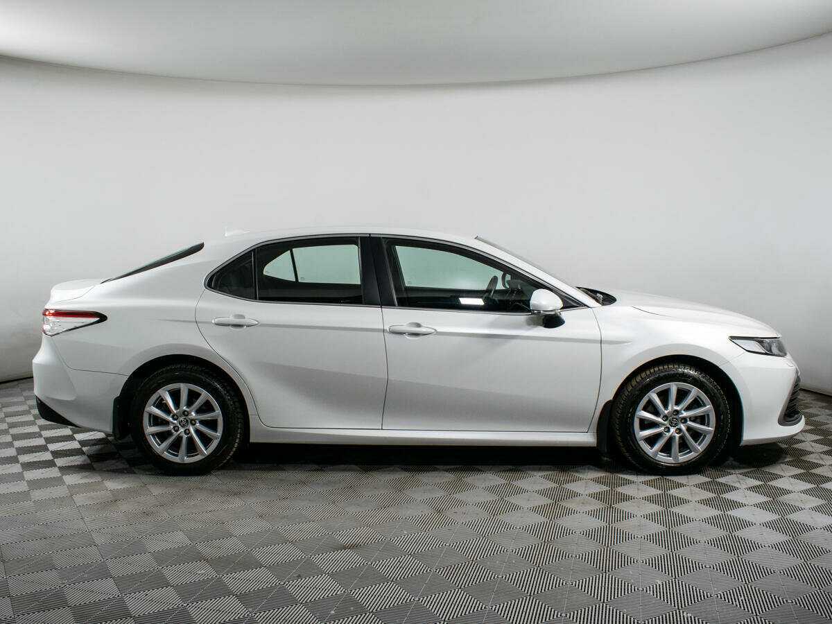 Купить Toyota Camry с пробегом. Фото: #2