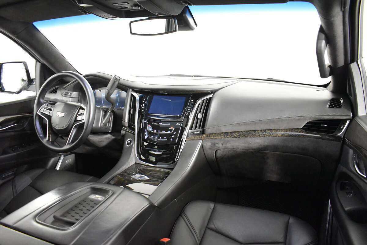 Купить Cadillac Escalade с пробегом. Фото: #19