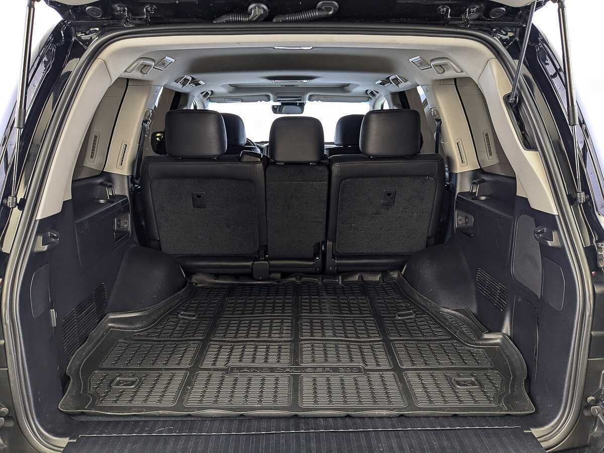 Купить Toyota Land Cruiser с пробегом. Фото: #9