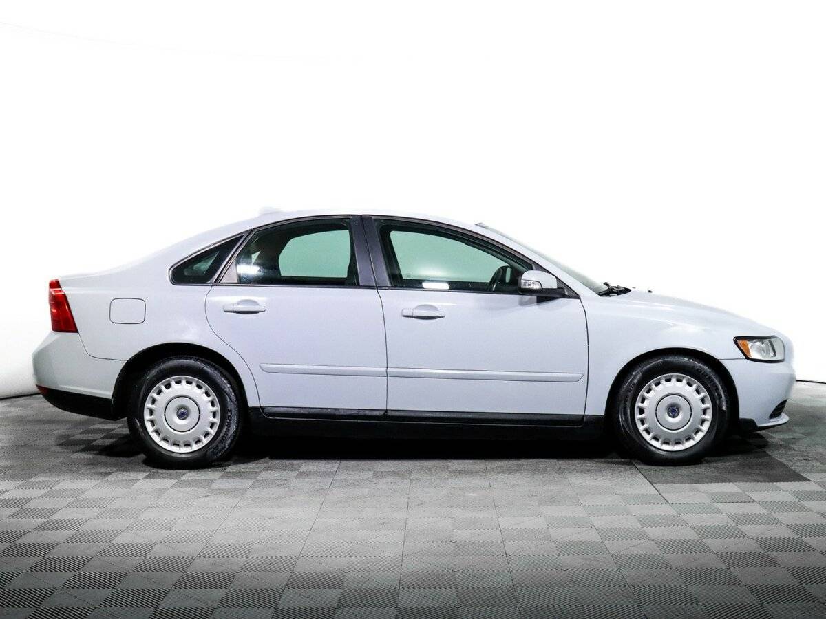Купить Volvo S40 с пробегом. Фото: #2