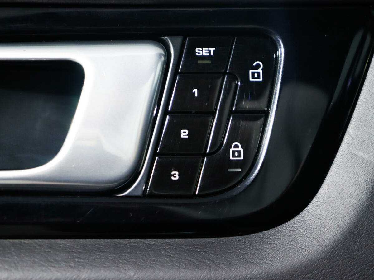 Купить Porsche Cayenne с пробегом. Фото: #17