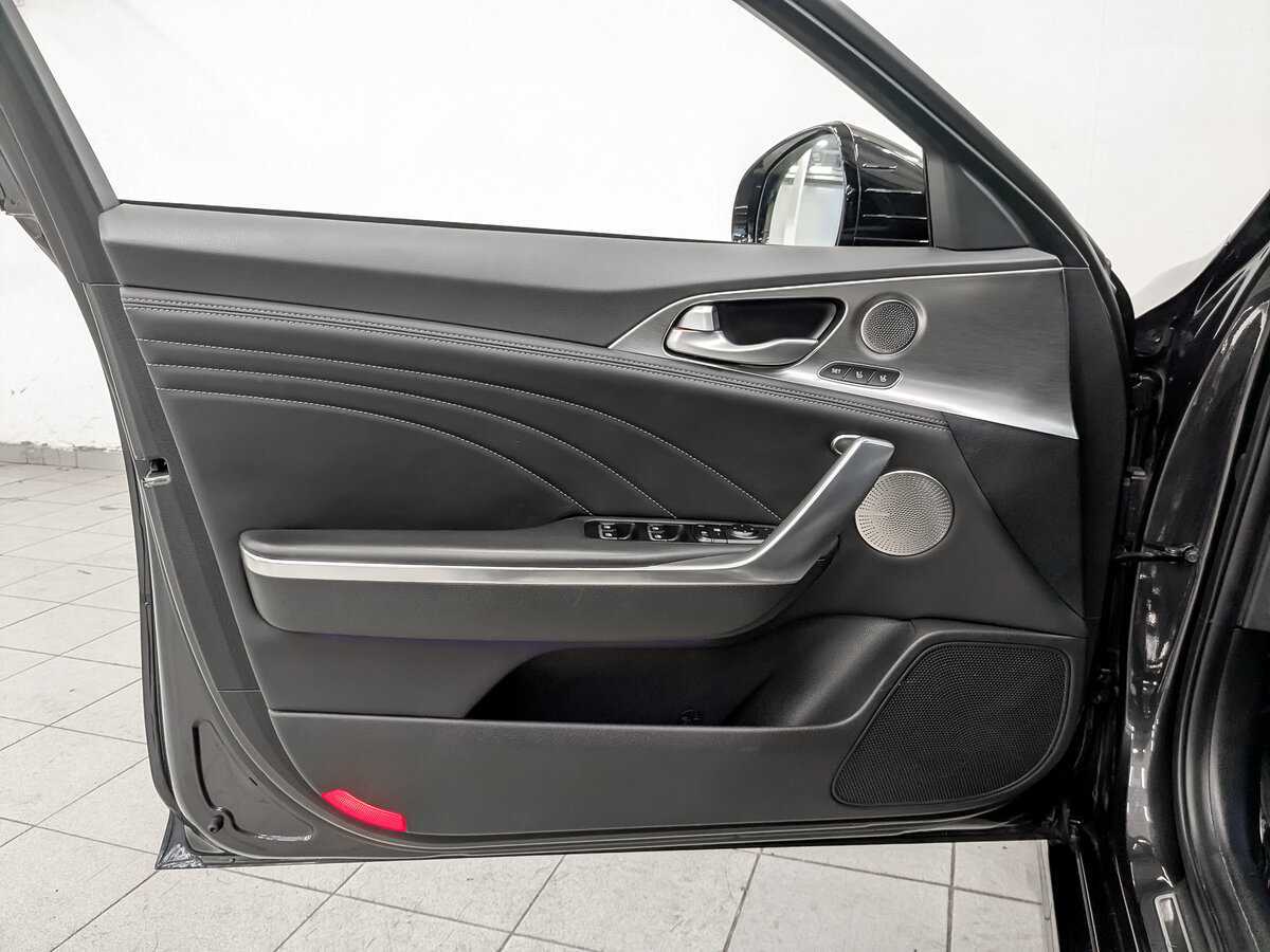 Купить Kia Stinger с пробегом. Фото: #18