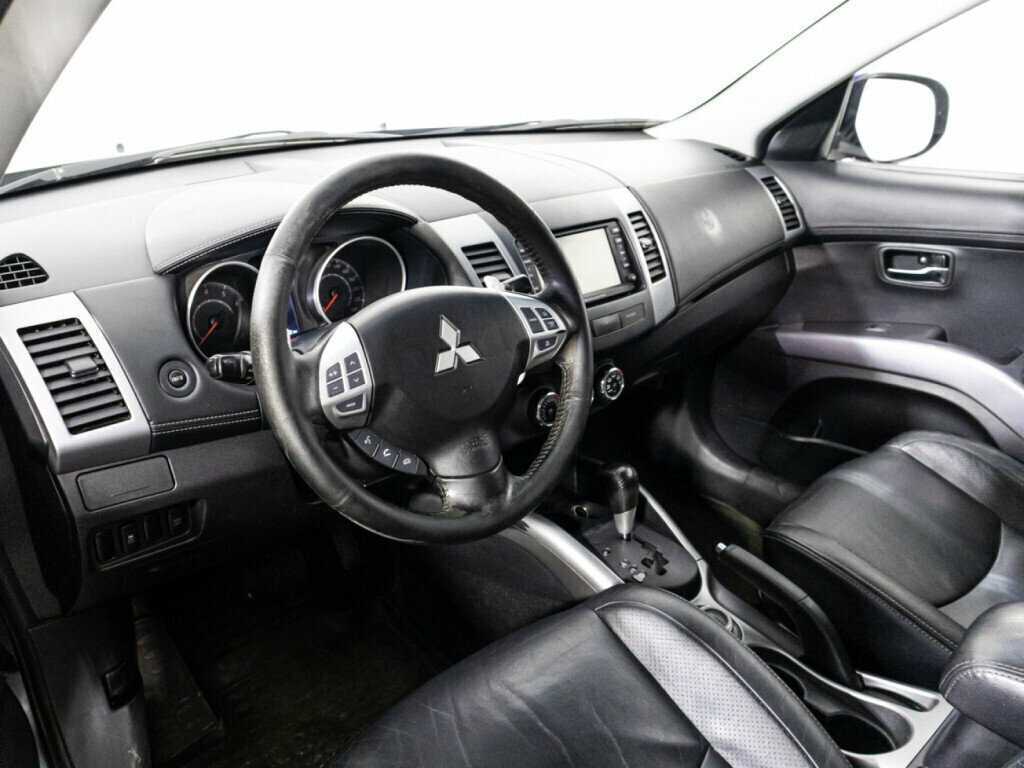 Купить Mitsubishi Outlander с пробегом. Фото: #10
