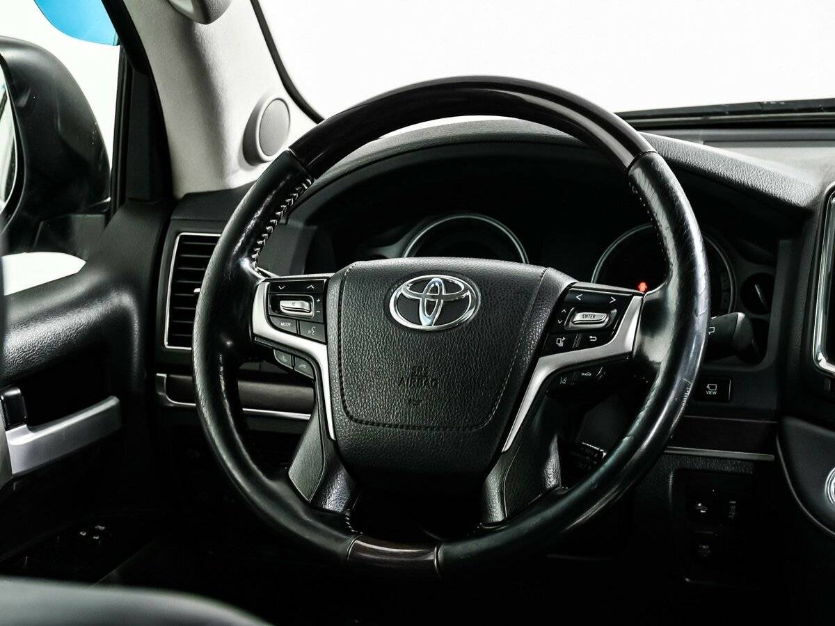 Купить Toyota Land Cruiser с пробегом. Фото: #16