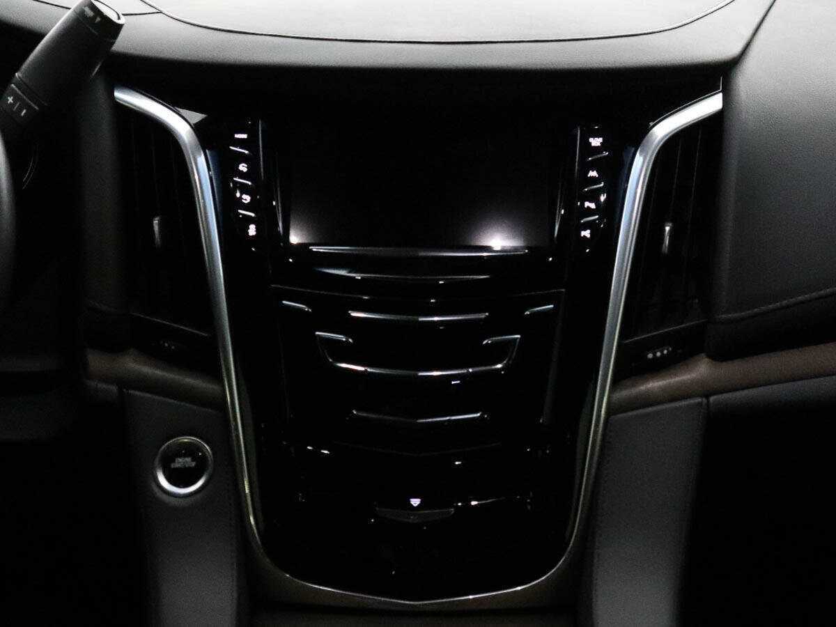 Купить Cadillac Escalade с пробегом. Фото: #17