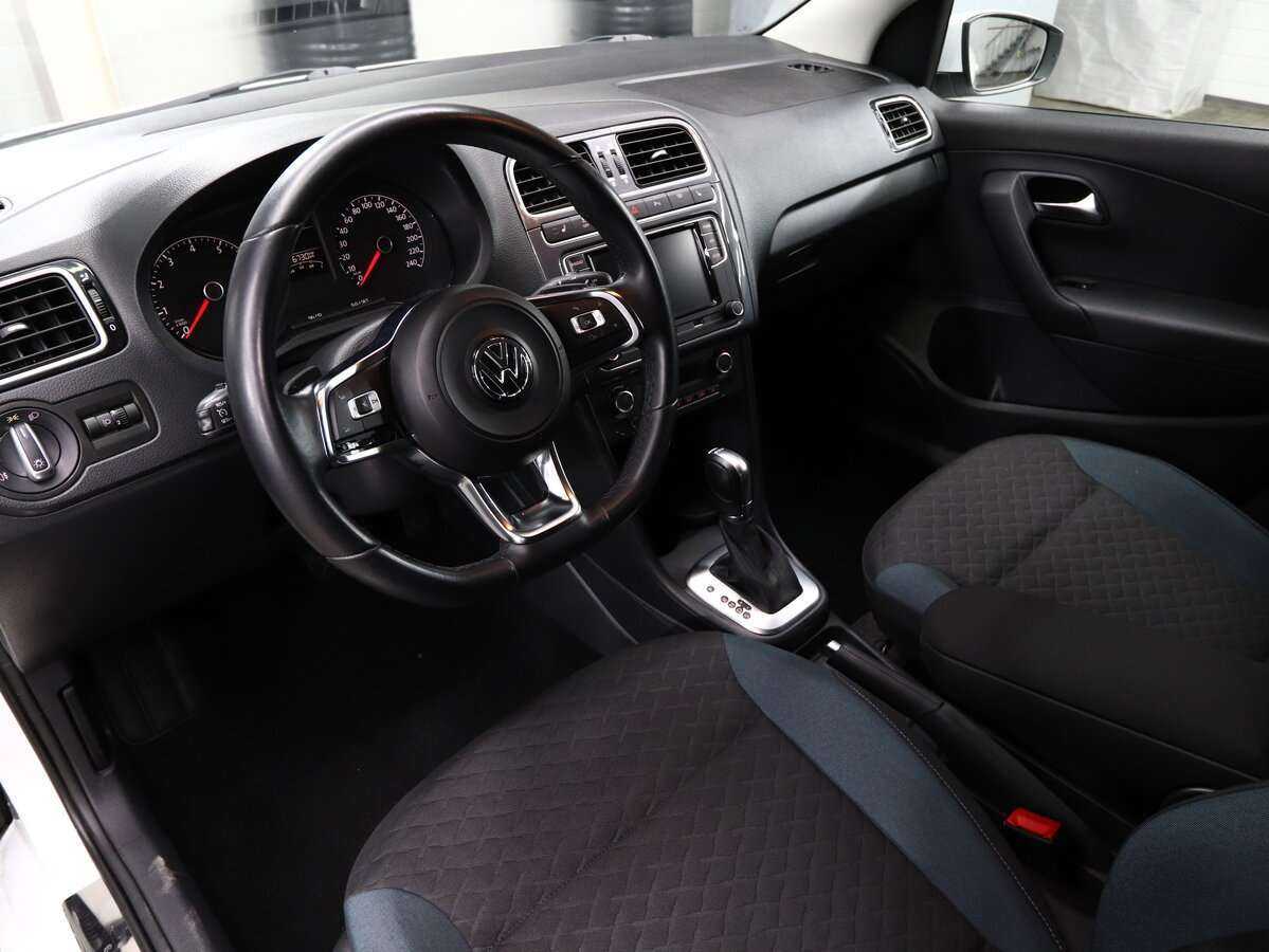 Купить Volkswagen Polo с пробегом. Фото: #6