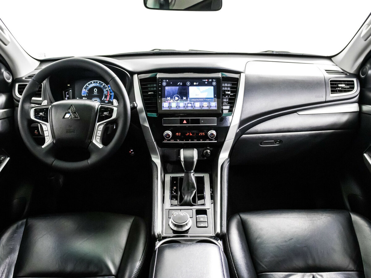 Купить Mitsubishi Montero Sport с пробегом. Фото: #8