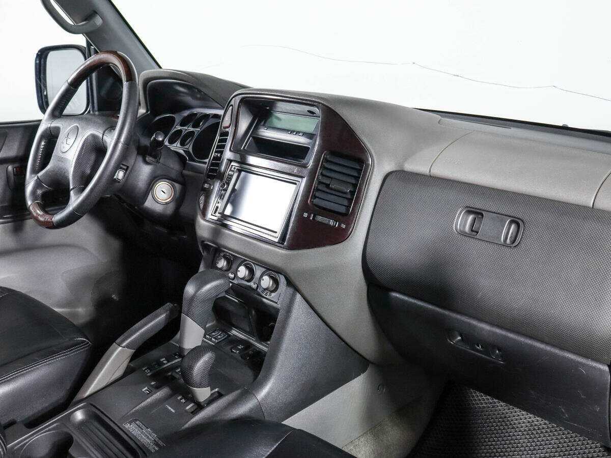 Купить Mitsubishi Pajero с пробегом. Фото: #5