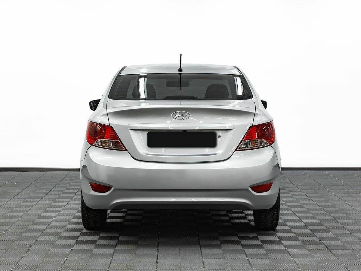 Купить Hyundai Solaris с пробегом. Фото: #4