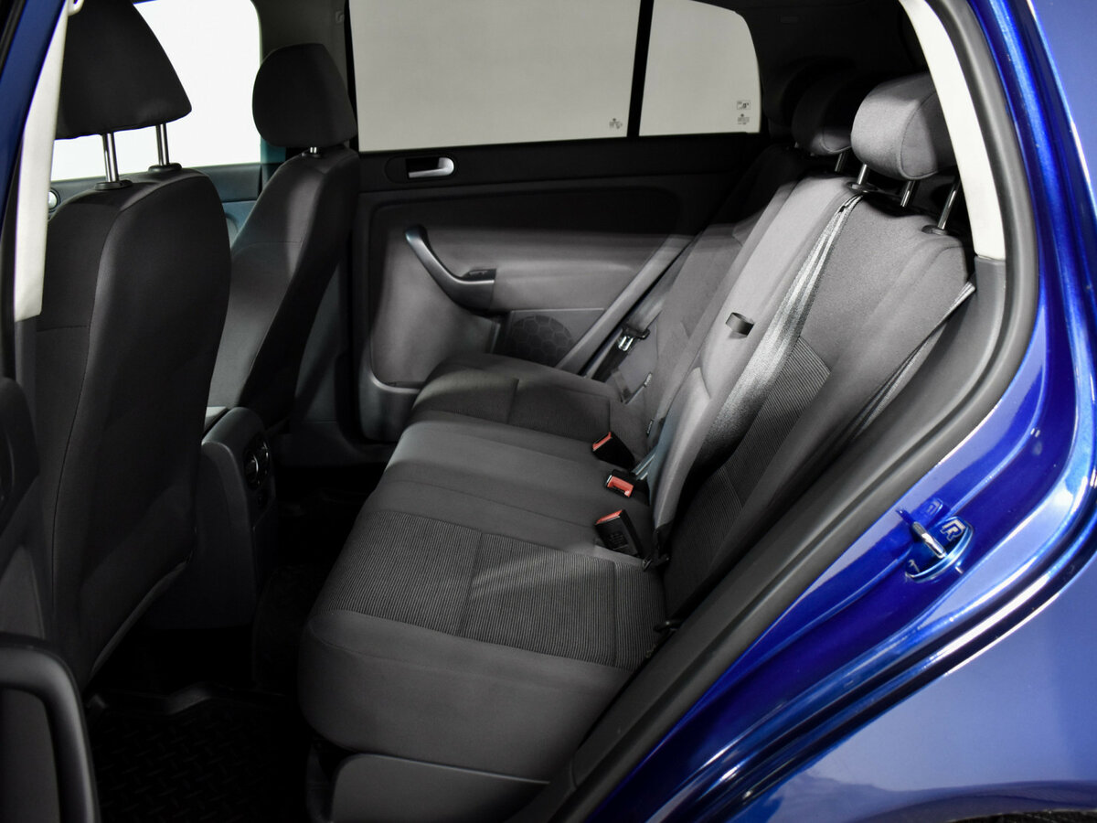 Купить Volkswagen Golf Plus с пробегом. Фото: #10