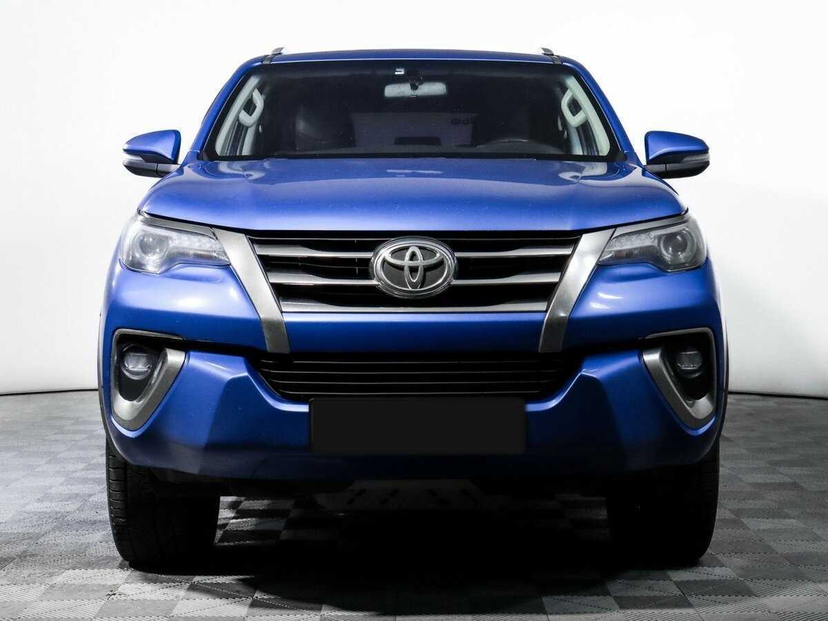 Купить Toyota Fortuner с пробегом. Фото: #1