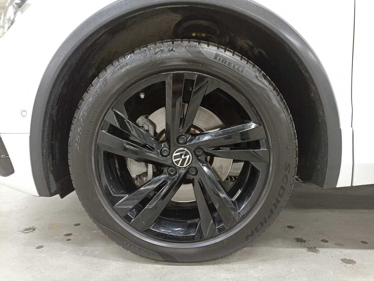 Купить Volkswagen Tiguan с пробегом. Фото: #17
