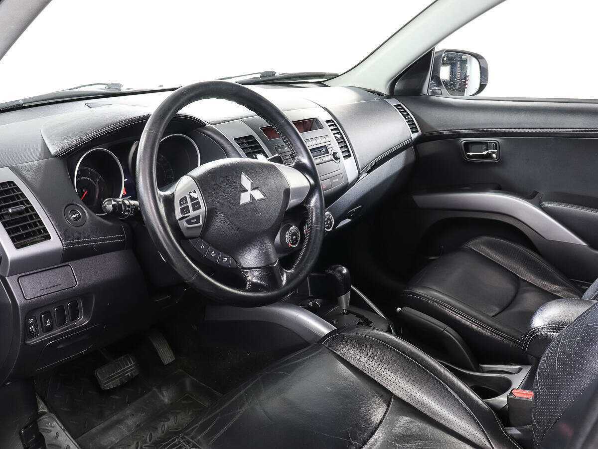 Купить Mitsubishi Outlander с пробегом. Фото: #11