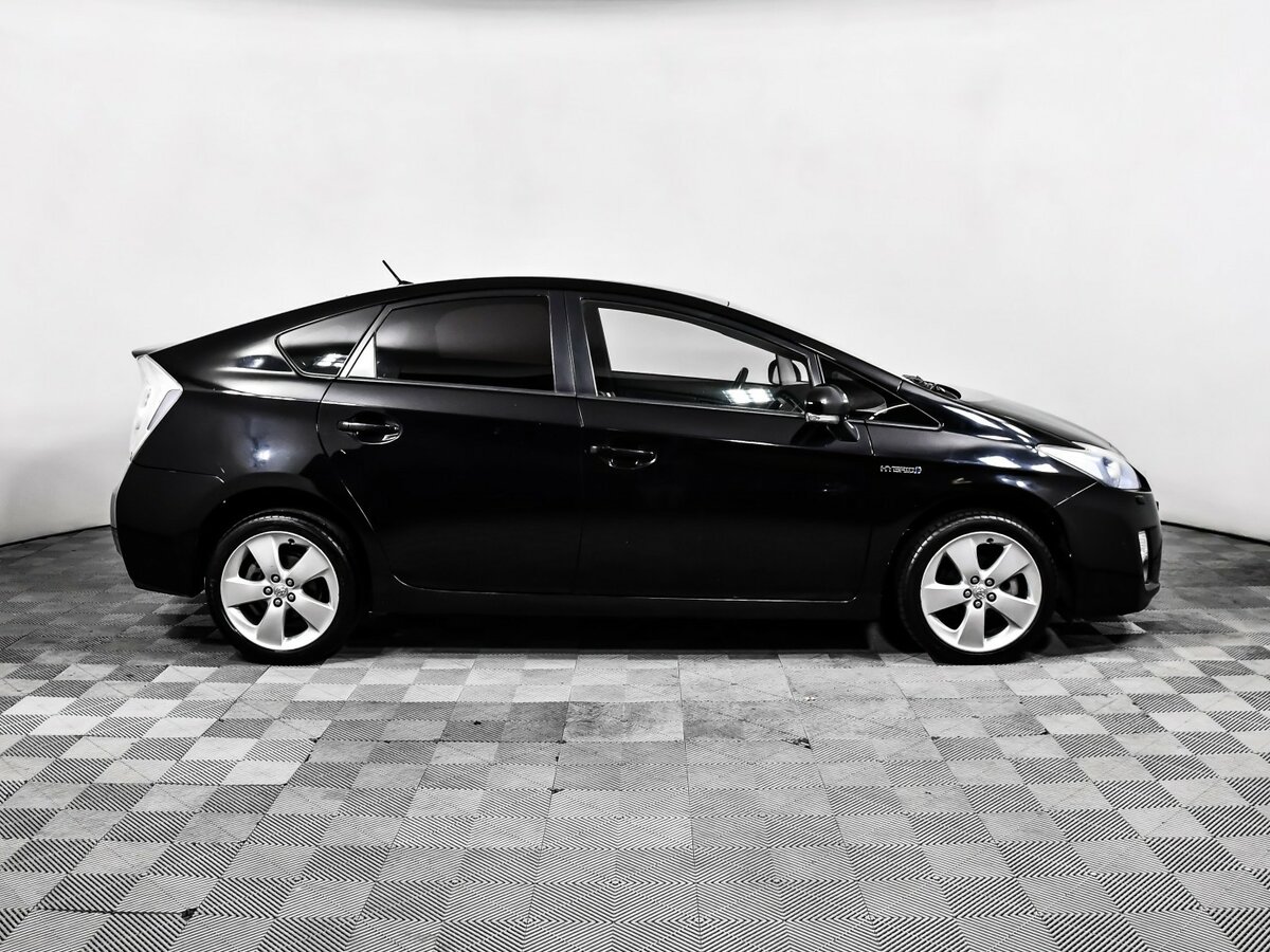 Купить Toyota Prius с пробегом. Фото: #3