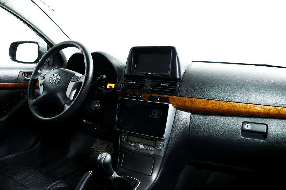 Купить Toyota Avensis с пробегом. Фото: #8