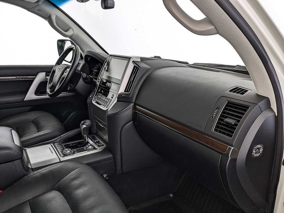 Купить Toyota Land Cruiser с пробегом. Фото: #10