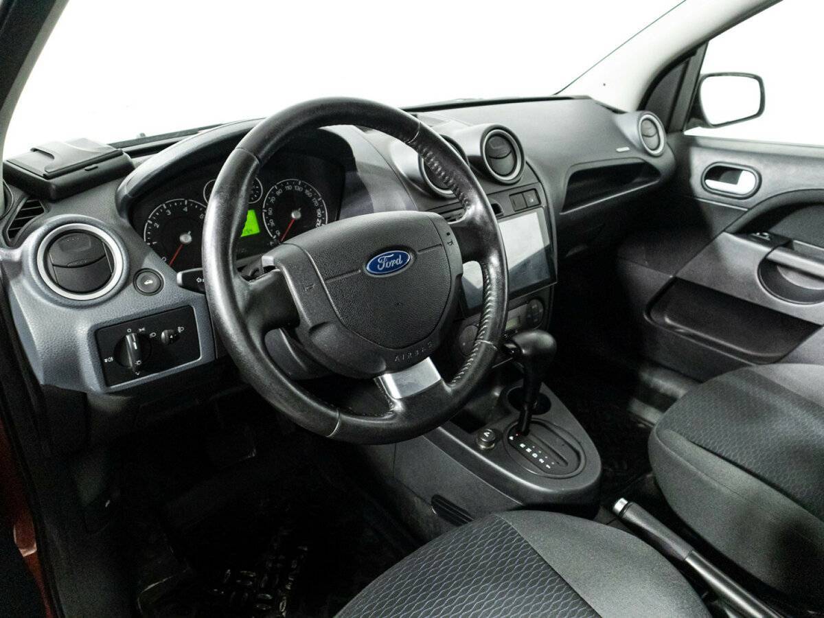 Купить Ford Fiesta с пробегом. Фото: #10