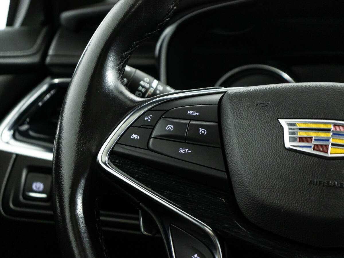 Купить Cadillac XT5 с пробегом. Фото: #24