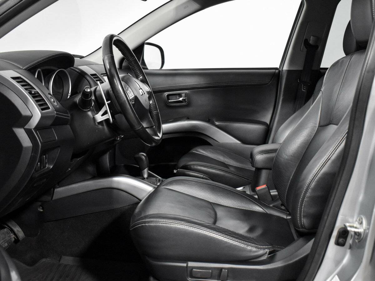 Купить Mitsubishi Outlander с пробегом. Фото: #9