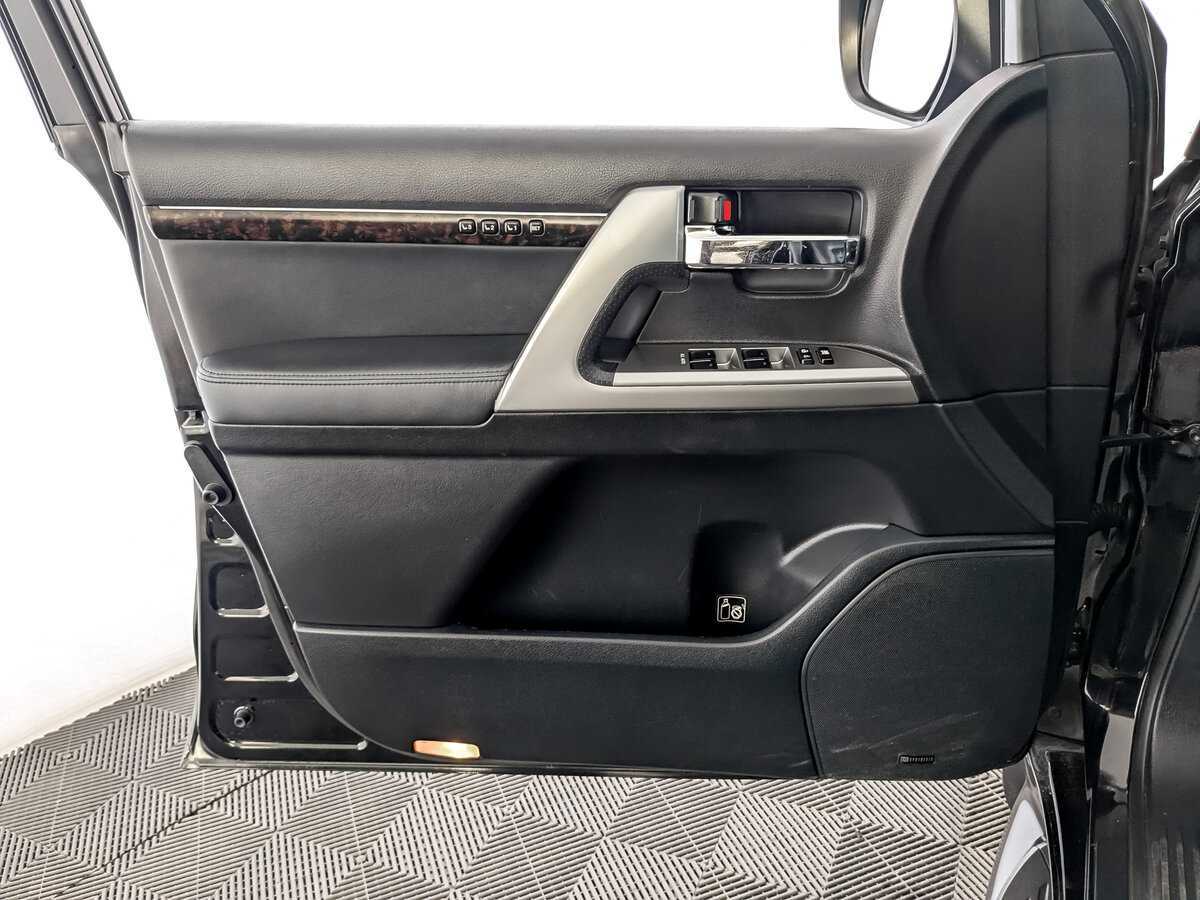 Купить Toyota Land Cruiser с пробегом. Фото: #18