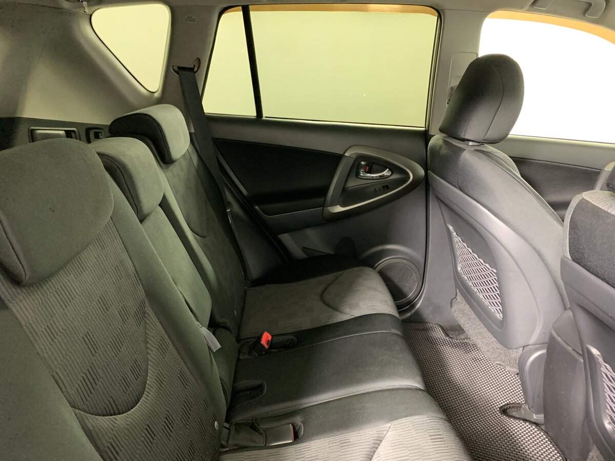Купить Toyota RAV4 с пробегом. Фото: #16