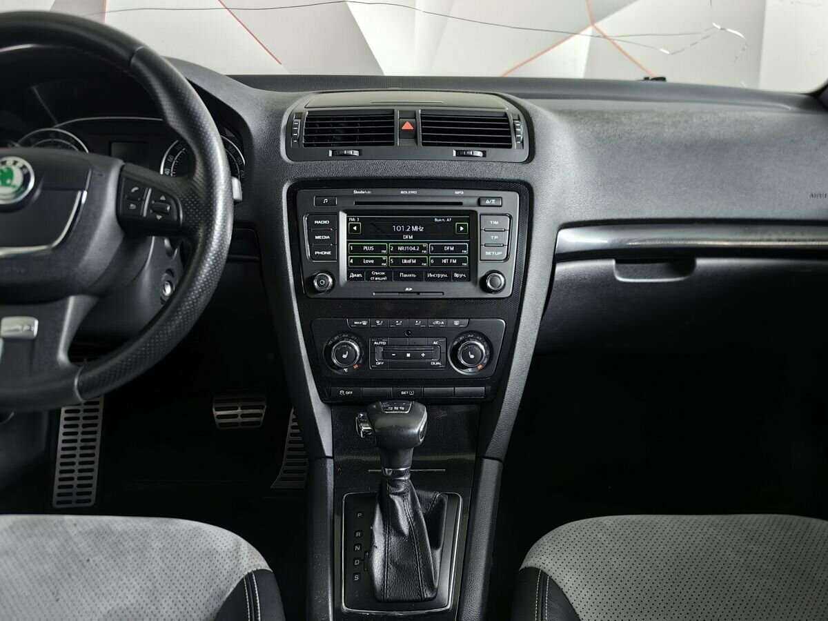 Купить Skoda Octavia RS с пробегом. Фото: #10
