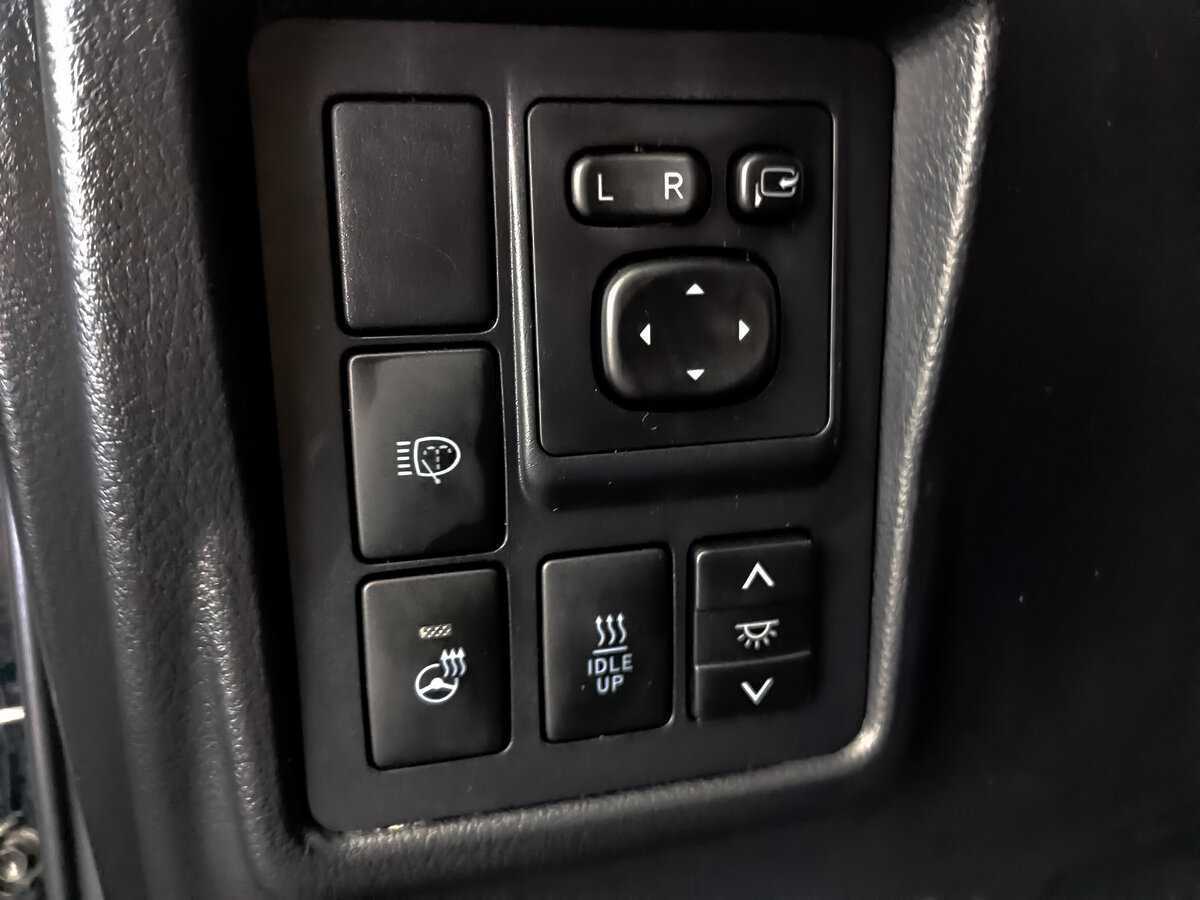 Купить Toyota Land Cruiser Prado с пробегом. Фото: #24