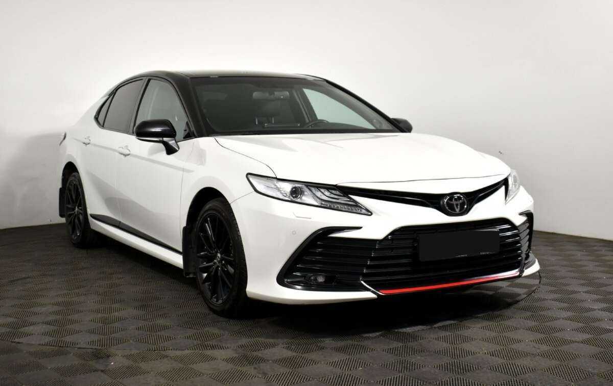 Купить Toyota Camry с пробегом. Фото: #2